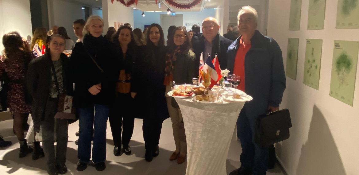 Ana Bilim Dalımız Öğretim Üyeleri L'importance de l'appropriation d'une langue additionnelle chez l'enfant isimli konferansa katıldı.